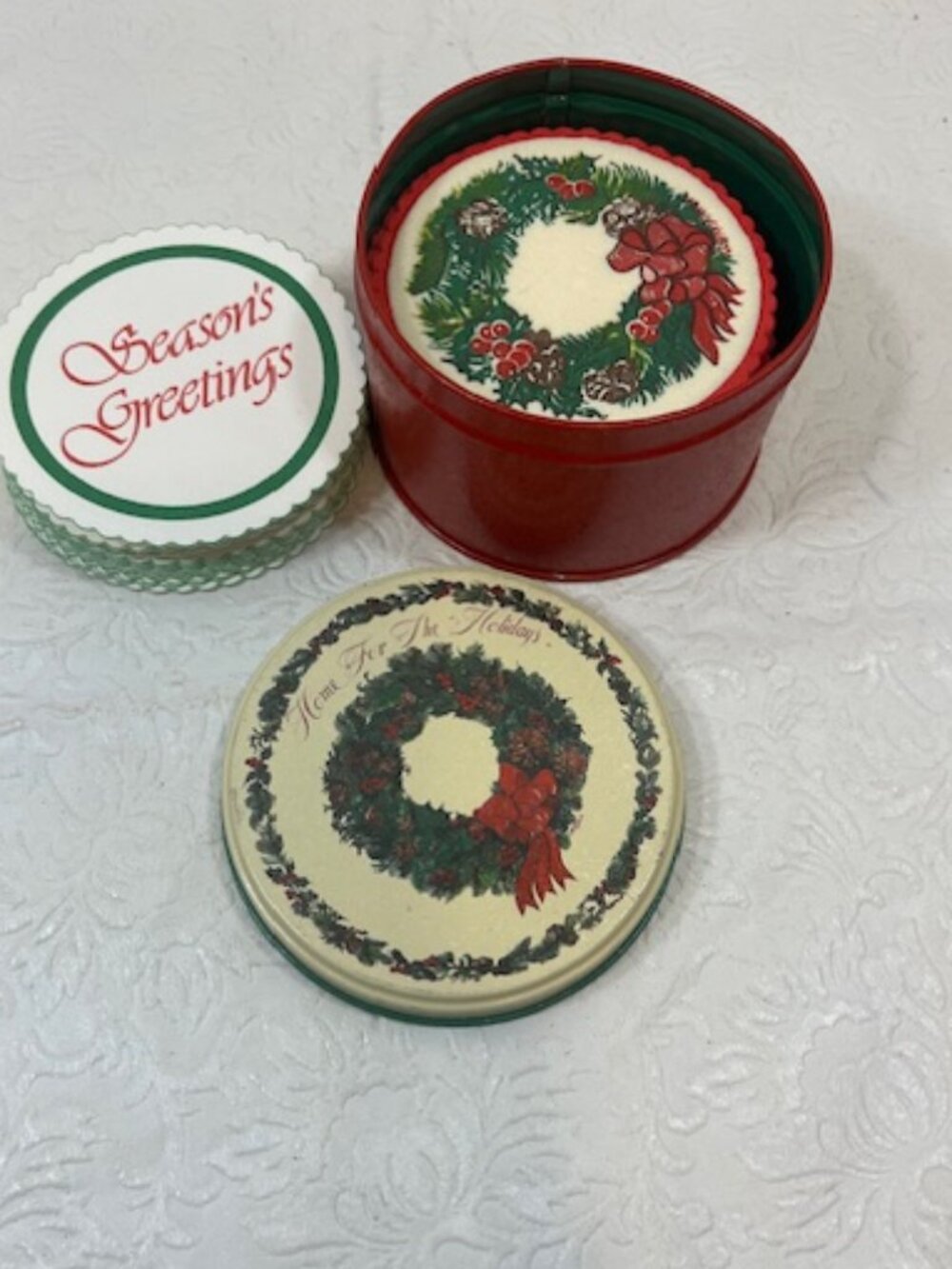 VTG Coaster Tin 50+ Absorbent Reusable Wreath "Season's Greeting" Design 3.25"